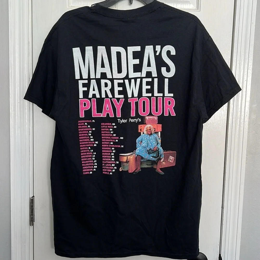 Gildans Tyler Perry’s Farewell Tour L - Picture 4 of 8